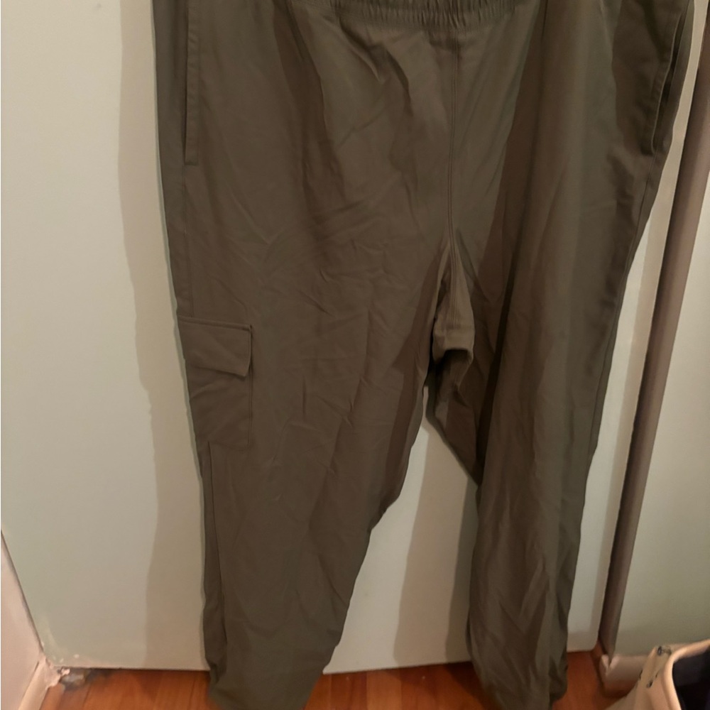 Women’s Alder Apparel Olive Cargo Pants for Hiking